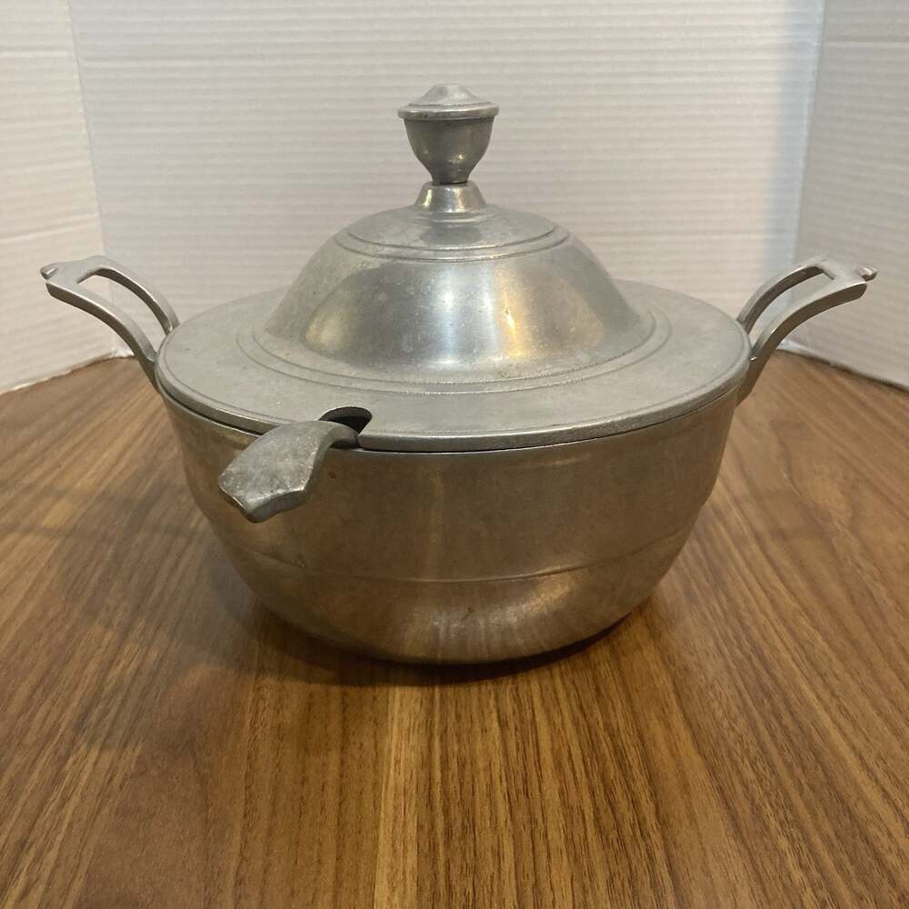 Vintage RWP Wilton Co Armetale 8.5” Soup Tureen/Serving Pot Lid & Ladle USA Made